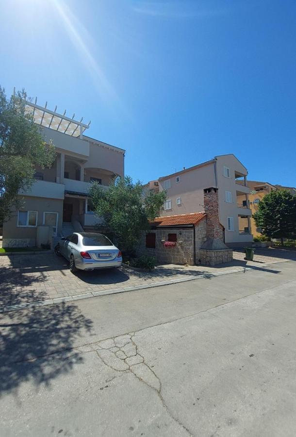 Apartments Stipe Biograd Na Moru Esterno foto
